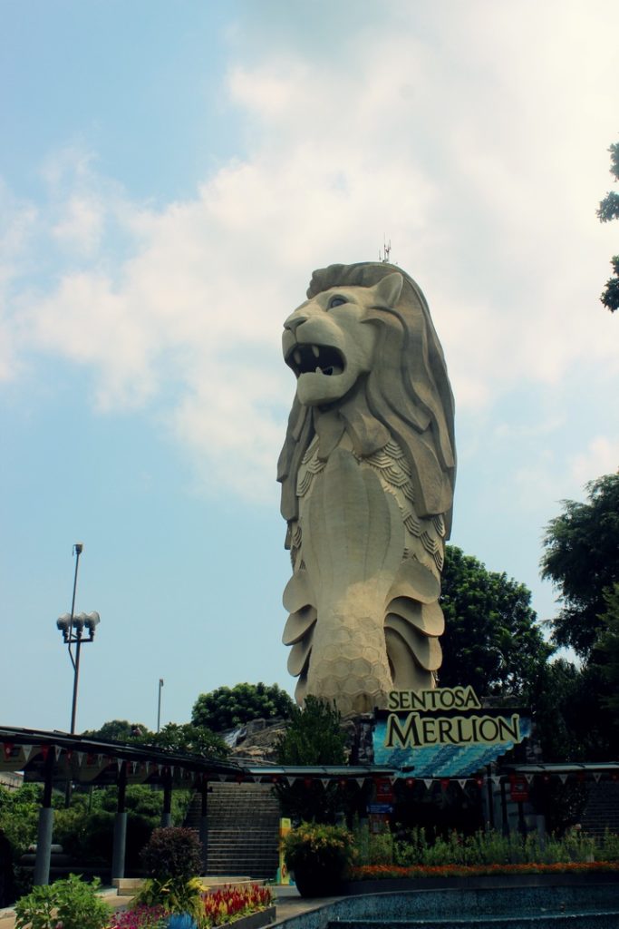 merlion statue front view